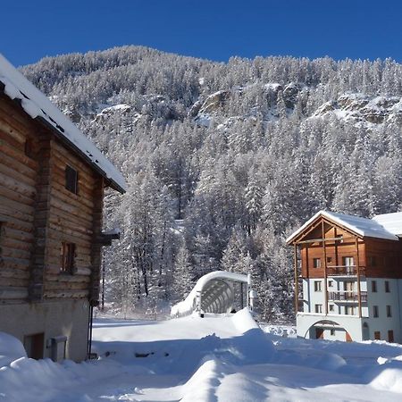 Skis Aux Pieds Dans Un Appartement Cosy Au Coeur Du Queyras Molines-en-Queyras Exterior foto